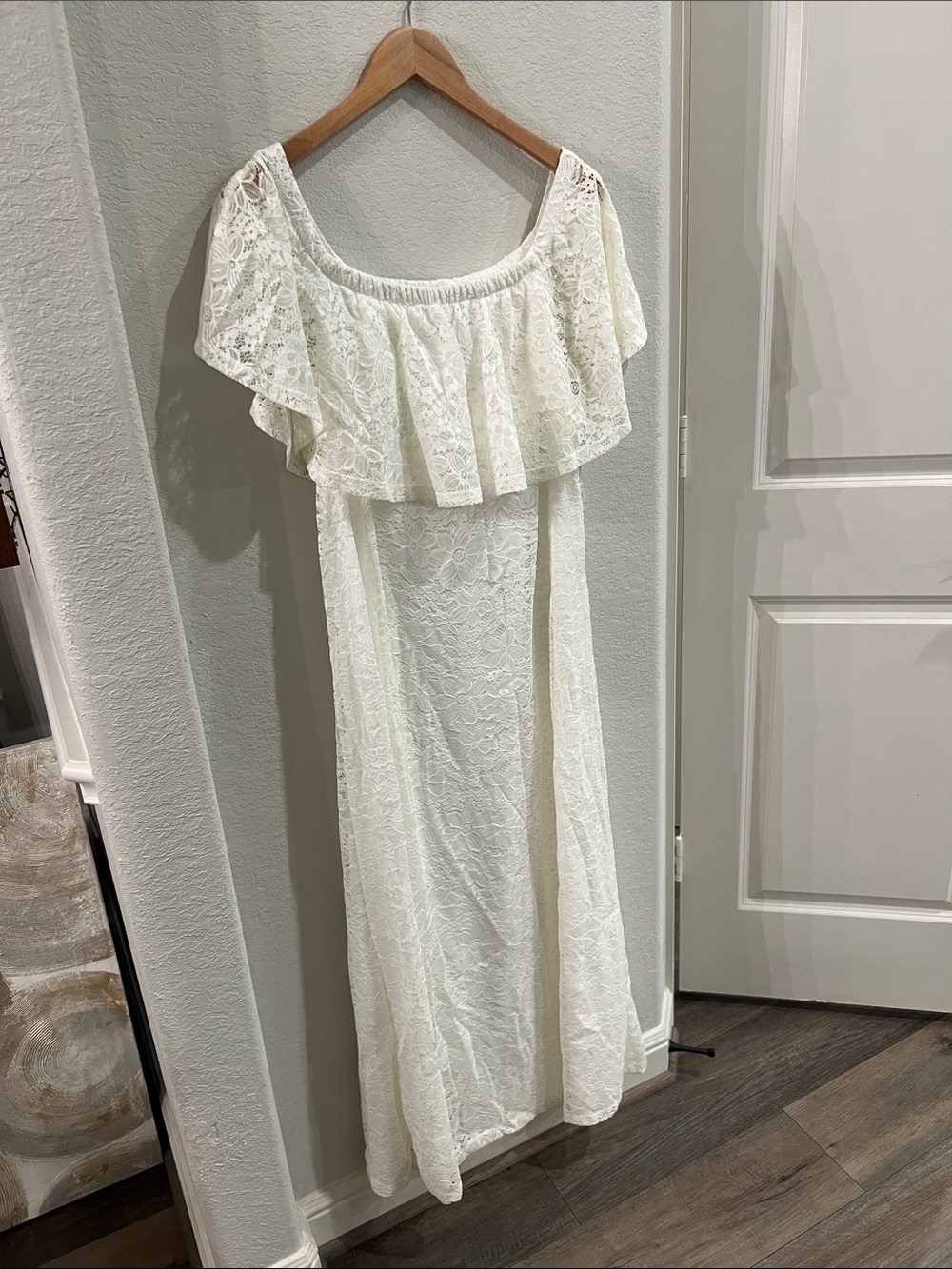 NWT- Chelsea Taylor - XL -Off-Shoulder White Lace Maxi Dress